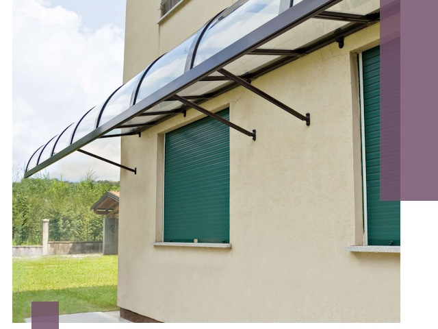 Козырьки над окнами в Нижнекамске — изготовление и монтаж по выгоде