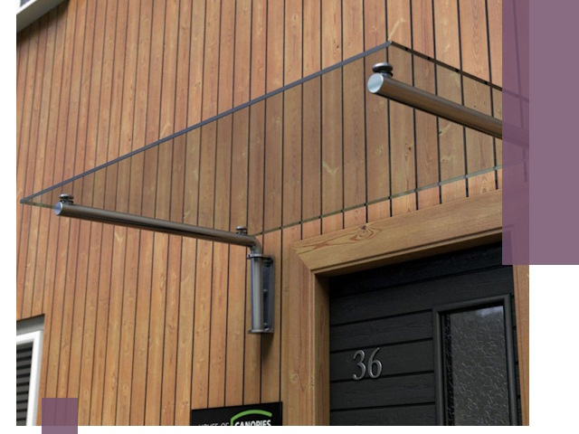 Стеклянные козырьки на входы и фасады в Нижнекамске