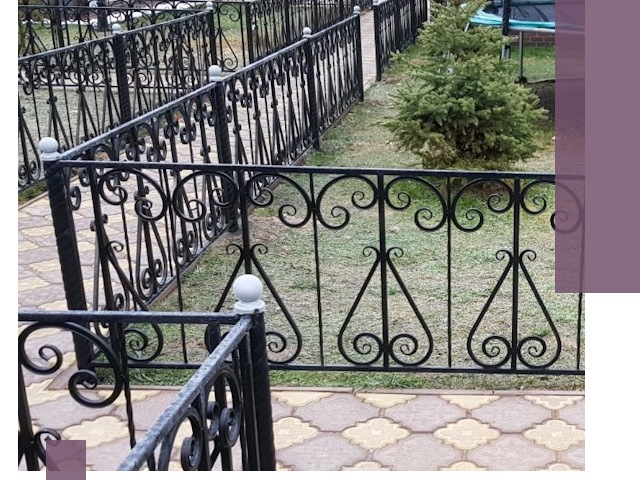 Кованые газонные ограждения под ключ в Нижнекамске